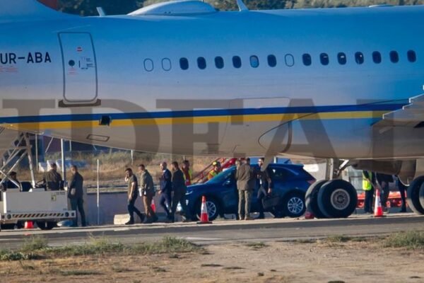 Президент Зеленський прибув до Іспанії