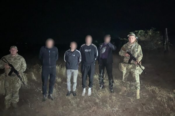 На кордоні з Молдовою впіймали ще 10 ухилянтів