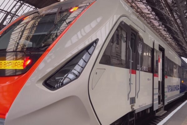 15 жовтня відновив курсування потяг Львів-Варшава
