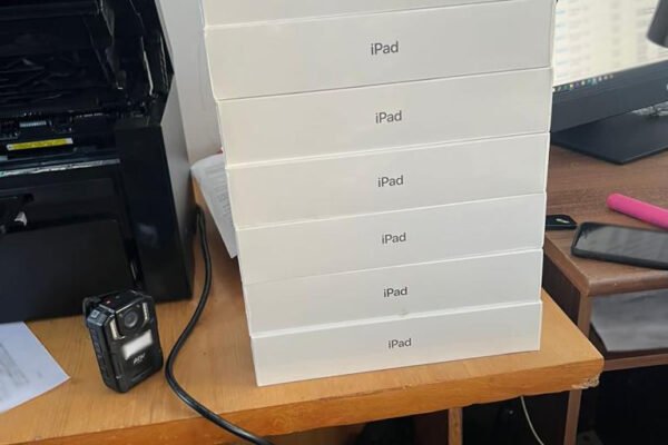 На кордоні затримали жінку, що намагалася нелегально завезти до України партію коштовних гаджетів