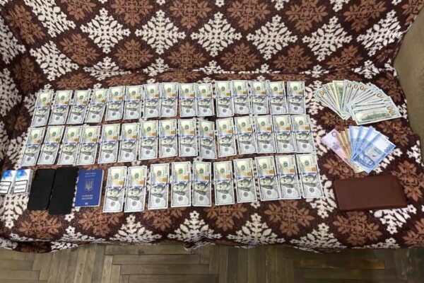 На Закарпатті чоловік намагався виїхати з країни за хабар