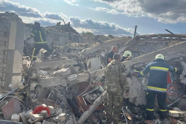Удар по кафе на Харківщині: в лікарні померла одна з поранених