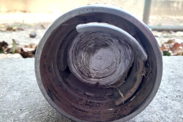 Росіяни запустили через лінію фронту снаряд з агітаційними листівками, але він не розірвався (ФОТО)