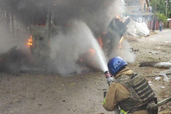 Росіяни вчергове обстріляли Нікополь: поранені двоє рятувальників (ФОТО)