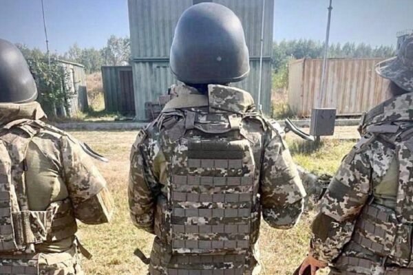 У Міноборони показали нові моделі українських бронежилетів для жінок (ФОТО, ВІДЕО)