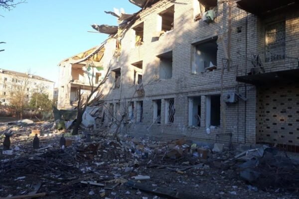 Росіяни обстріляли Бериславський район: є влучання у лікарню (ФОТО)