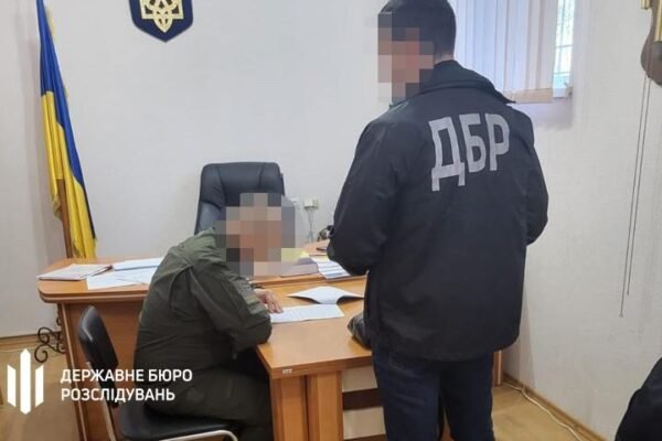 У Запоріжжі слідчого та прокурора підозрюють у фальсифікації матеріалів справи