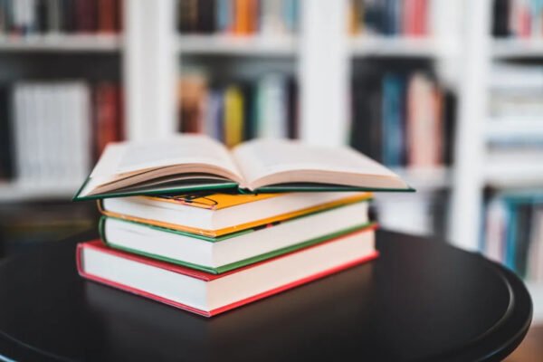 З бібліотек на Київщині вилучили 400 тисяч російськомовних книг
