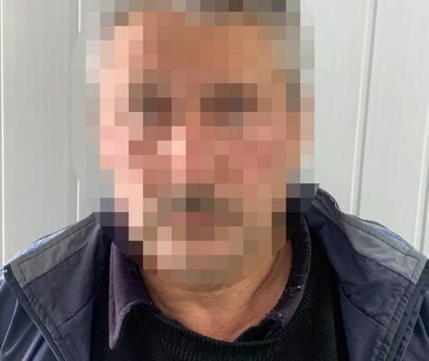 На Хмельниччині затримали збоченця за розбещення трьох малих дітей