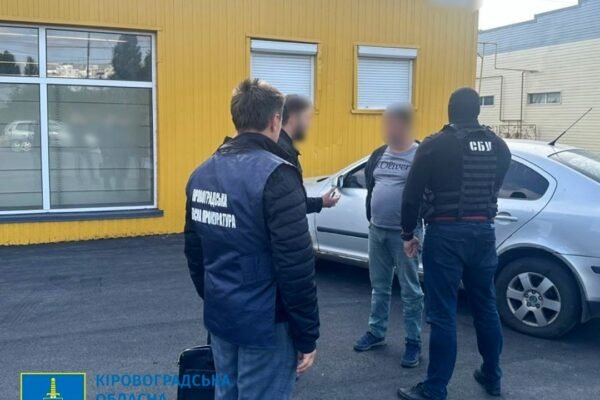 Керівника Кіровоградського райавтодору “спалили” на хабарі у 400 тисяч гривень