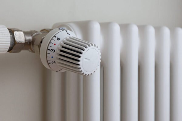 У Києві вже включили опалення у майже 1,5 тисячі житлових будинків