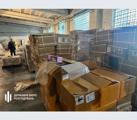 До України намагалися ввезти нелегальне обладнання та контрафактні цигарки на 55 млн грн