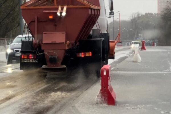 Рух трасою Одеса-Рені закрили для всіх видів транспорту: Негода лютує (ВІДЕО)