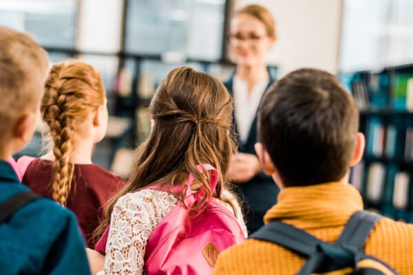 Близько 300 тисяч українських дітей відвідують польські школи та дитсадки