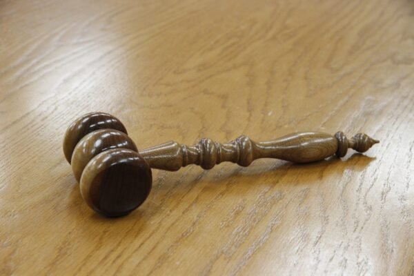 У Сумах чоловік через суд вимагав перейменувати Україну, обмежити права жінок та заборонити сало
