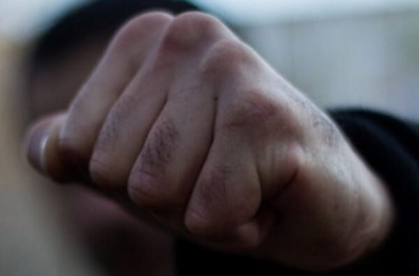 На Сумщині нетверезий водій відлупцював патрульного, що зупинив його (ВІДЕО)