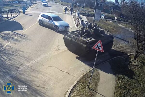Зрадник, який супроводив “безпечним маршрутом” колону з 128 російських танків із Сумщини до Київщини, отримав 15 років
