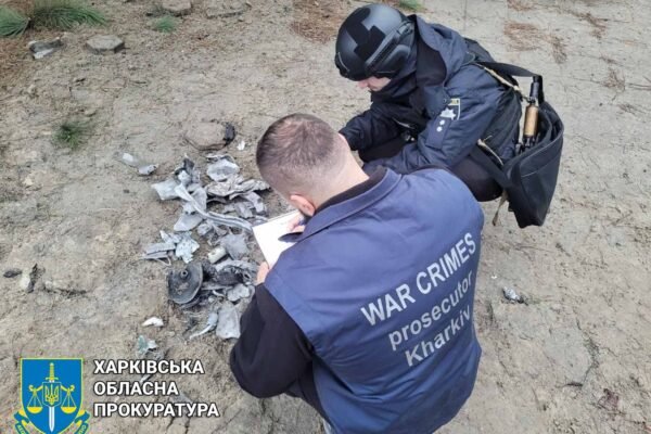 Ракетний удар по Харкову: Зафіксовано влучання неподалік розважального комплексу (ФОТО)
