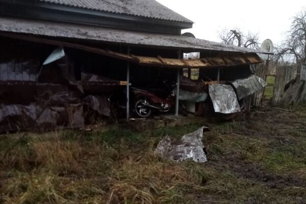 На Сумщині внаслідок обстрілів пошкоджено лінії електропередач та житловий будинок
