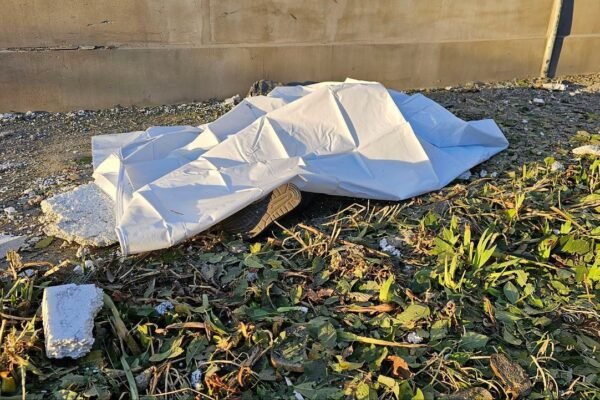 Внаслідок масованого обстрілу Херсона є загиблі та поранені (ФОТО)