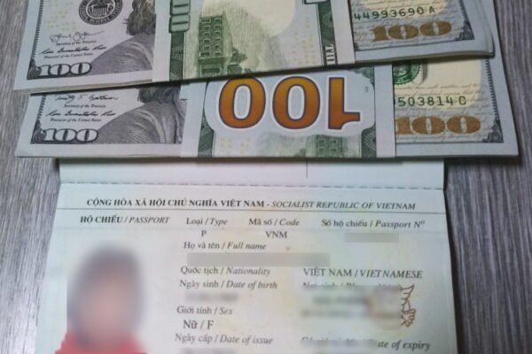 На кордоні з Румунією затримали іноземку, що за хабар намагалася вивезти з України свого сина