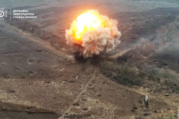 Як прикордонники разом з артилеристами знищили склад ворожих протитанкових мін (ВІДЕО)