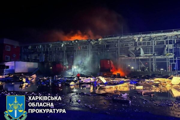 Удар по терміналу “Нової пошти” на Харківщині: у лікарні помер ще один поранений