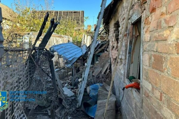 Військові рф вчергове обстріляли Нікополь: поранений чоловік (ФОТО)
