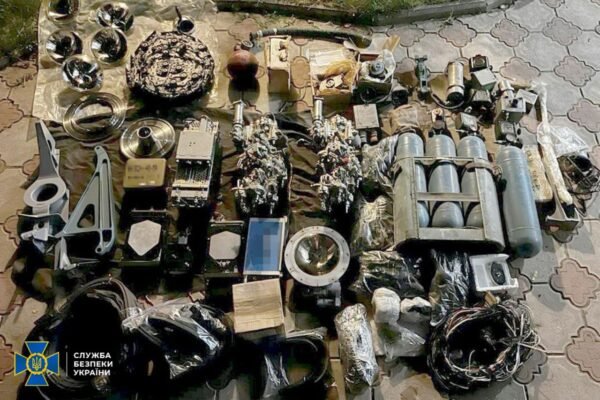 В Україні затримали трьох ділків, які хотіли вивезти з країни обладнання для винищувачів МіГ-29 (ФОТО)