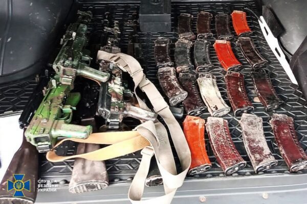 На Донеччині затримали контрактників, які хотіли продати криміналітету «трофейну» російську зброю (ФОТО, ВІДЕО)