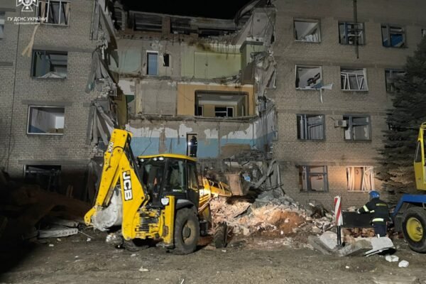 У Селідовому рятувальники дістали з-під завалів тіло другого загиблого (ФОТО)