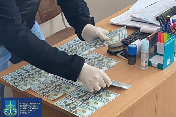 На Одещині затримали лікаря, який за 5500 доларів виготовляв фіктивні документи для звільнення зі служби (ФОТО)