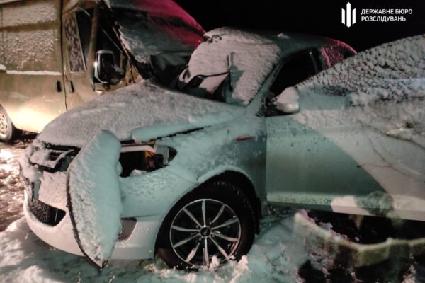 На Миколаївщині легковик зіткнувся з військовим авто: загинула журналістка та її чоловік (ФОТО)