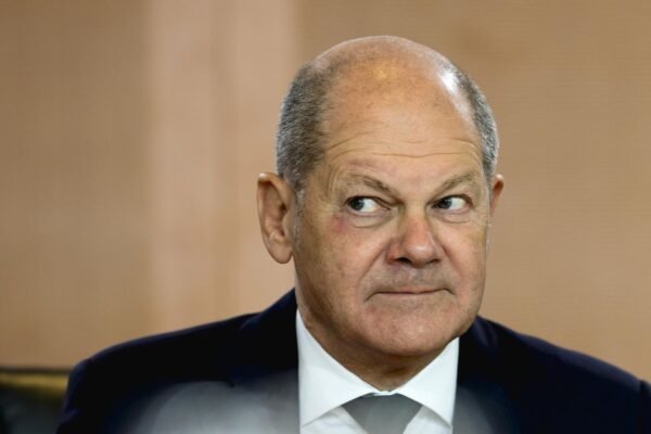 У Шольца діагностували ковід