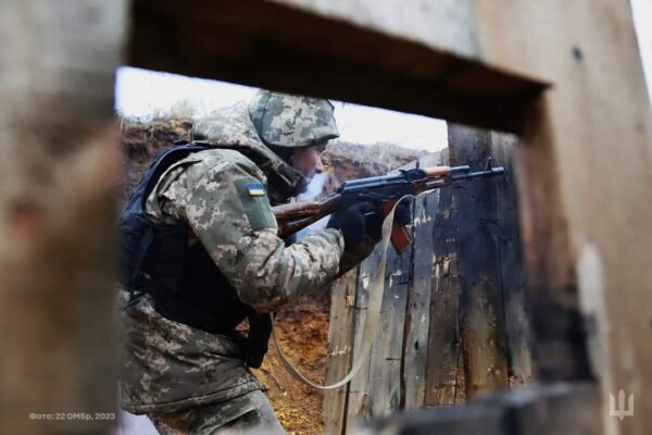 За добу на фронті українські воїни ліквідували 800 окупантів