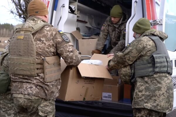 Українським бійцям у Північній операційній зоні передали необхідні в їх бойовій роботі речі, – Наєв (ВІДЕО)