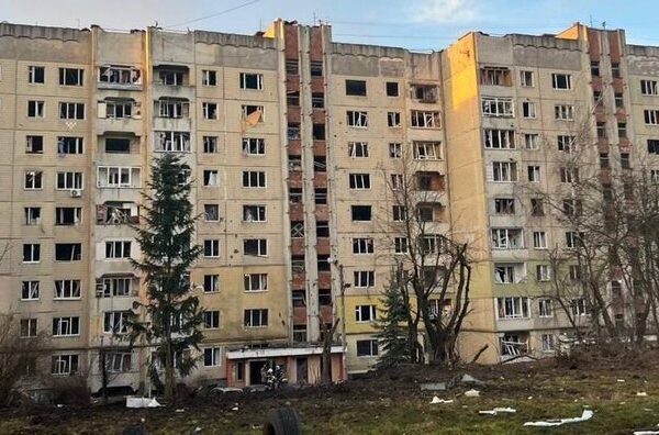 Ракетний удар по Львову: є загиблий, восьмеро постраждалих (ФОТО, ВІДЕО)