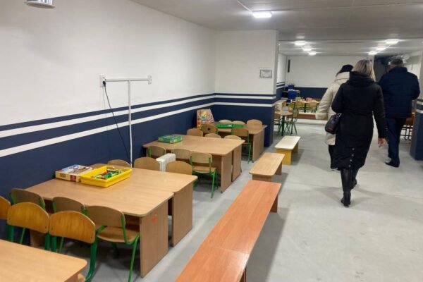 На Київщині запрацювала відновлена після майже повного руйнування гімназія