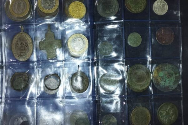 Близько сотні старовинних монет та прикрас намагався вивезти до Польщі українець