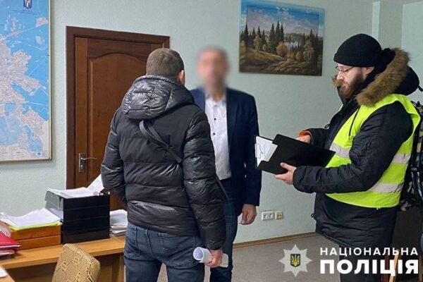 Поліція проводить обшуки в “Київському метрополітені” та структурних підрозділах КМДА
