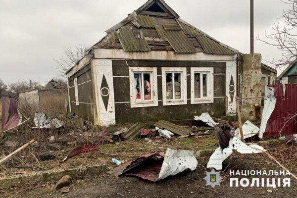 Один загиблий, двоє поранених та істотні руйнування: Наслідки обстрілів на Донеччині