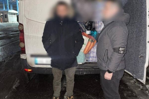 На кордоні з Польщею прикордонники затримали “пасажира-невидимку”