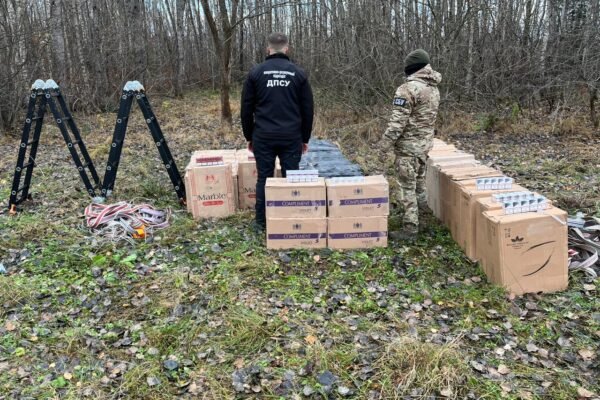 Прикордонники затримали на кордоні партію нелегального тютюну на 2 млн грн