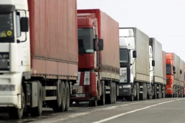 На кордоні з Польщею у чергах стоять приблизно 850 вантажівок, – ДПСУ