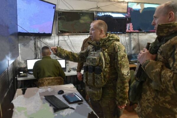 Окупанти продовжують штурмові дії з метою блокування Куп’янська, – Сирський