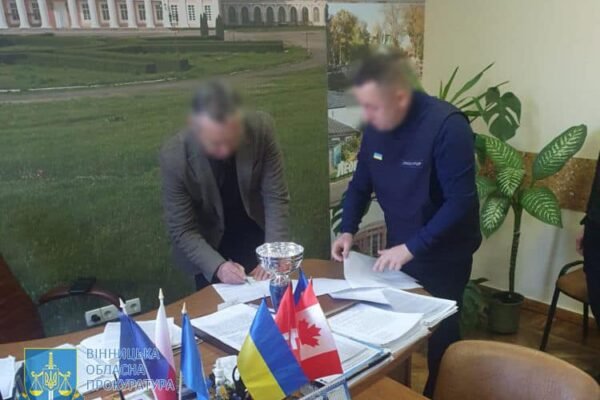 На Вінниччині міський голова однієї з громад провернув незаконну оборудку із комунальними землями. Йому оголосили підозру