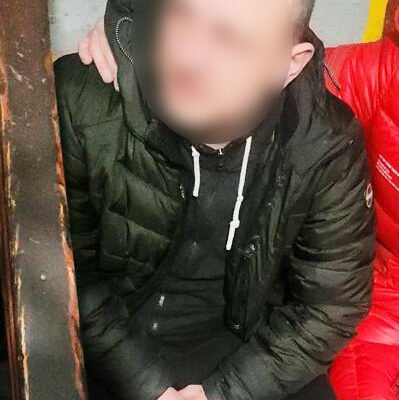 У Хмельницькому затримали молодика, який поцупив скриньку з донатами на ЗСУ