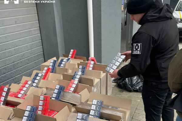 Працівники БЕБ вилучили на Закарпатті партію нелегальних цигарок вартістю в мільйон гривень