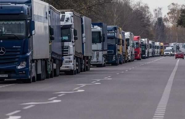 Уряд Румунії домовився із аграріями, що блокують кордон