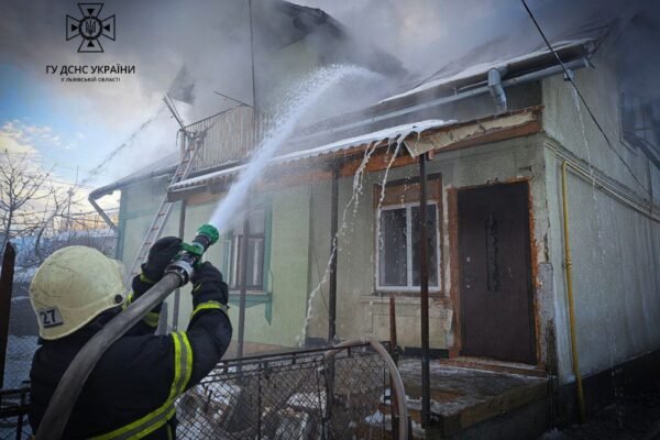 Смертельна пожежа на Львівщині: Загинув чоловік та його 2-річна онука